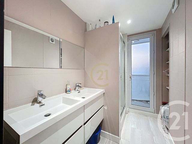 Appartement T5 à vendre - 5 pièces - 76.67 m2 - ANGERS - 49 - PAYS-DE-LOIRE - Century 21 Agence Plantagenêt