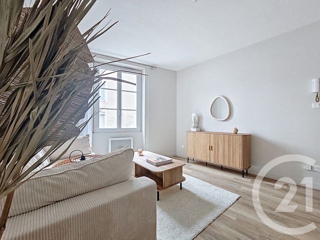 Appartement T2 à louer - 2 pièces - 37.1 m2 - ANGERS - 49 - PAYS-DE-LOIRE - Century 21 Agence Plantagenêt