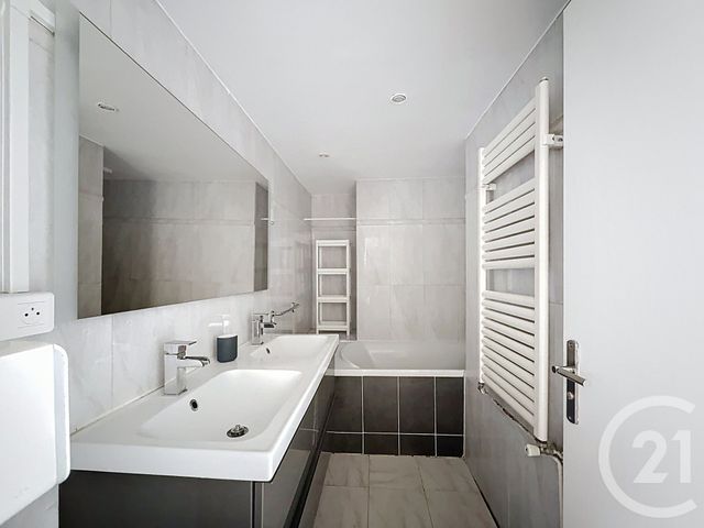 Appartement T4 à louer - 4 pièces - 108.85 m2 - ANGERS - 49 - PAYS-DE-LOIRE - Century 21 Agence Plantagenêt