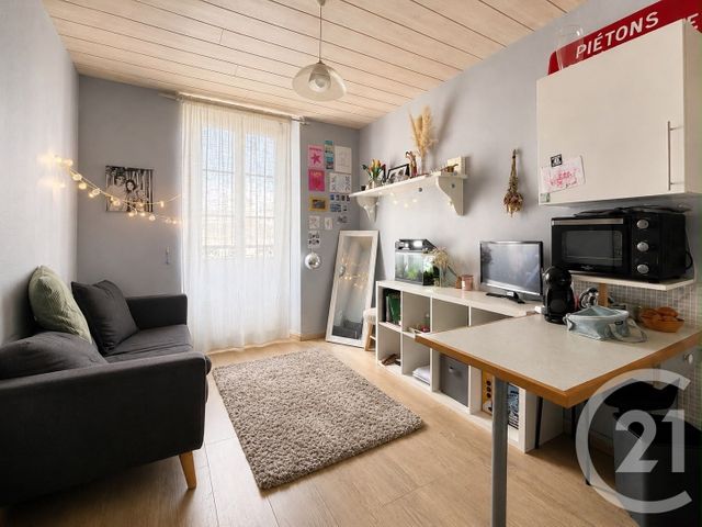 Appartement T2 à vendre - 2 pièces - 24.0 m2 - ANGERS - 49 - PAYS-DE-LOIRE - Century 21 Agence Plantagenêt