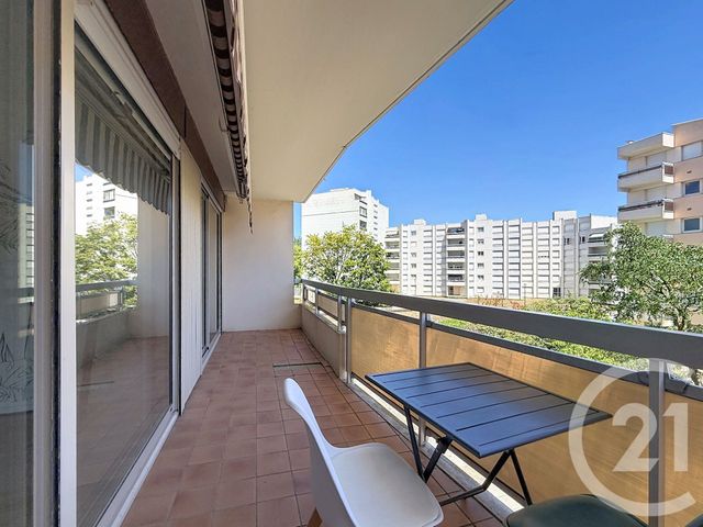 Appartement T5 à vendre - 5 pièces - 94.0 m2 - ANGERS - 49 - PAYS-DE-LOIRE - Century 21 Agence Plantagenêt