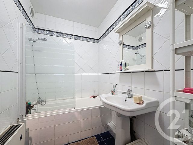 Appartement T3 à louer - 3 pièces - 62.21 m2 - ANGERS - 49 - PAYS-DE-LOIRE - Century 21 Agence Plantagenêt