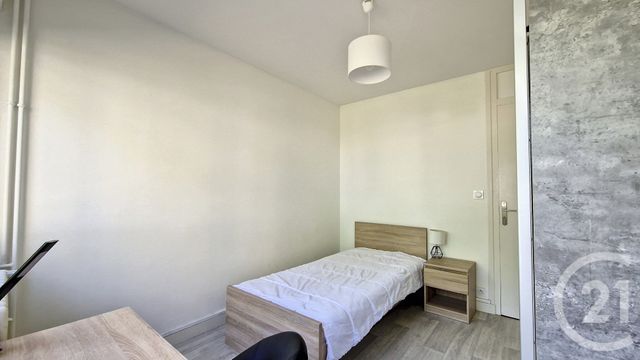 Afficher la photo en grand Appartement T4 à vendre - 4 pièces - 67.0 m2 - ANGERS - 49 - PAYS-DE-LOIRE - Century 21 Agence Plantagenêt