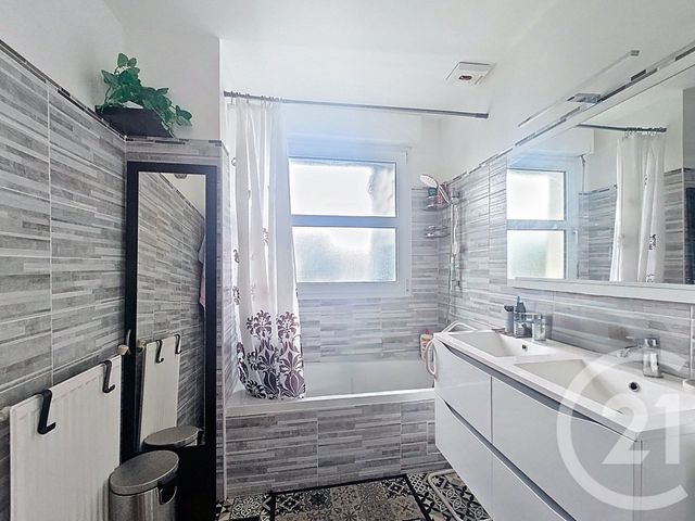 maison à vendre - 5 pièces - 105.0 m2 - ST JEAN DE LINIERES - 49 - PAYS-DE-LOIRE - Century 21 Agence Plantagenêt